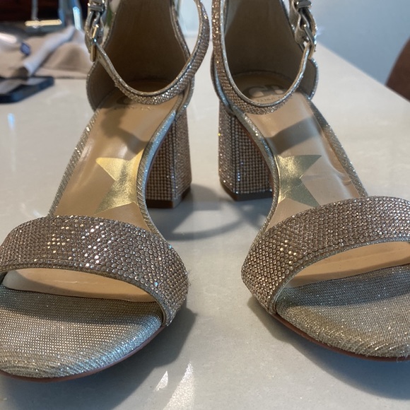 Perfect condition only worn once- light gold sparkle comfortable block heel - Picture 3 of 4